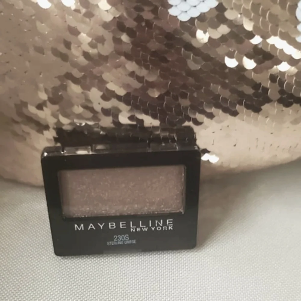 Maybelline expert wear